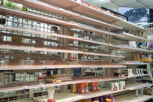 北京全时便利店或将全面停业，顾客抢购打折商品引关注